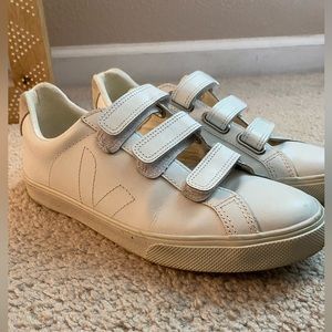 Women’s Veja Recife Velcro Sneakers - White